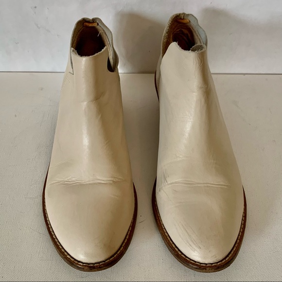 Kelsi Dagger Cream Low Booties - Picture 3 of 11